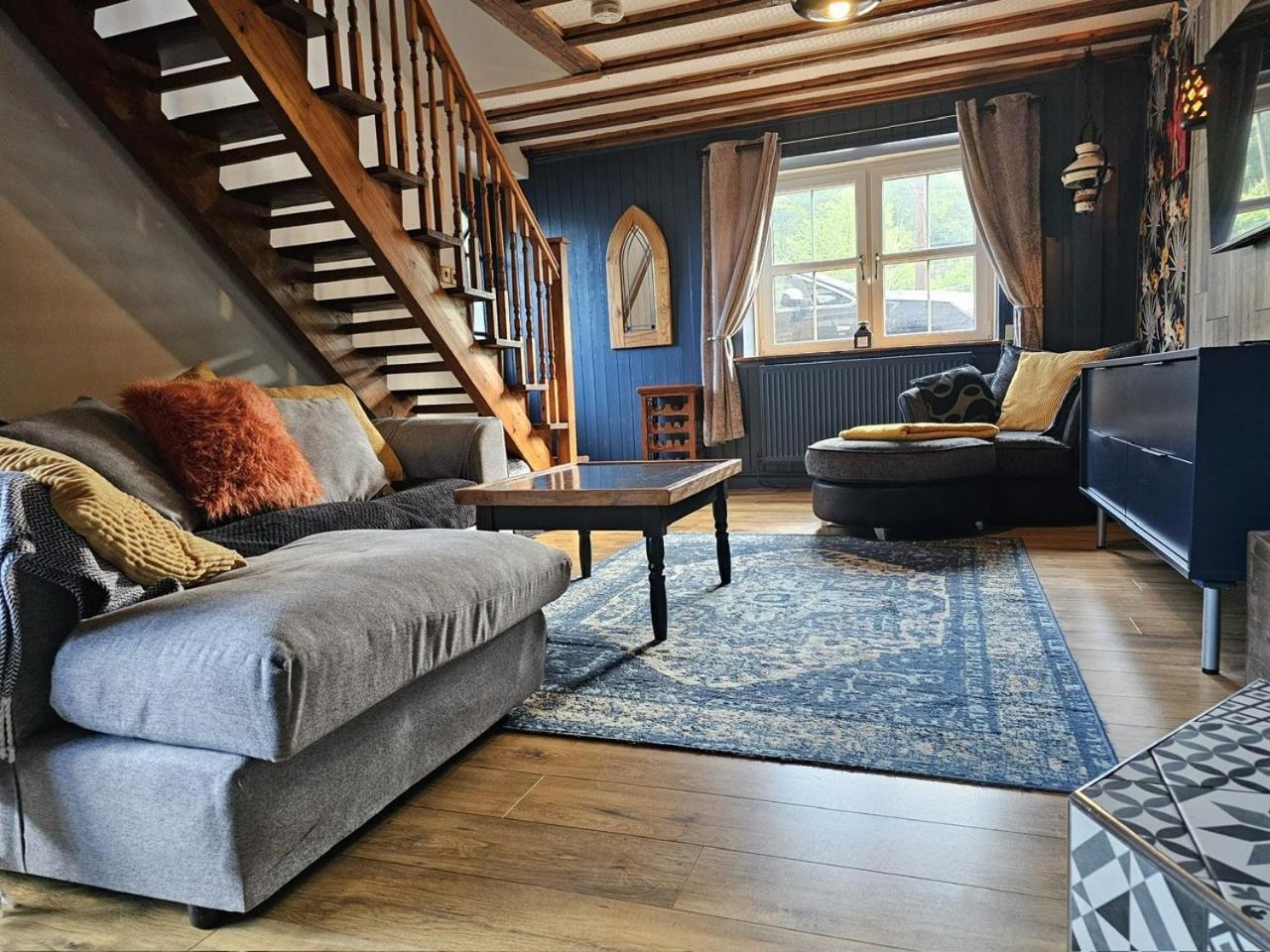 The Cottage Govilon Eksteriør billede